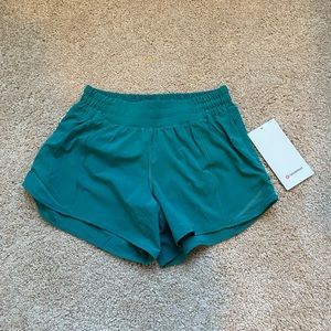 NWT lululemon Hotty hots size 6 4” teal lagoon